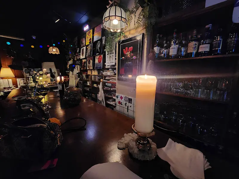 진구네 식당 내부 인테리어