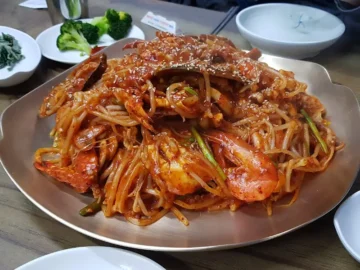 의성에서 만나는 깊은 바다의 맛, 노부부 손맛이 살아있는 해물찜 맛집 기행