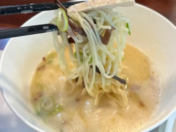 미슐랭의 깊은 맛, 송리단길에서 만나는 오레노라멘: 닭 육수의 특별한 미식 경험