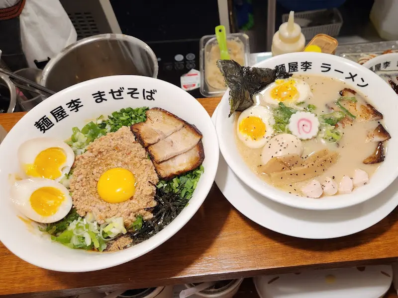 마제소바와 돈코츠 라멘 투 샷