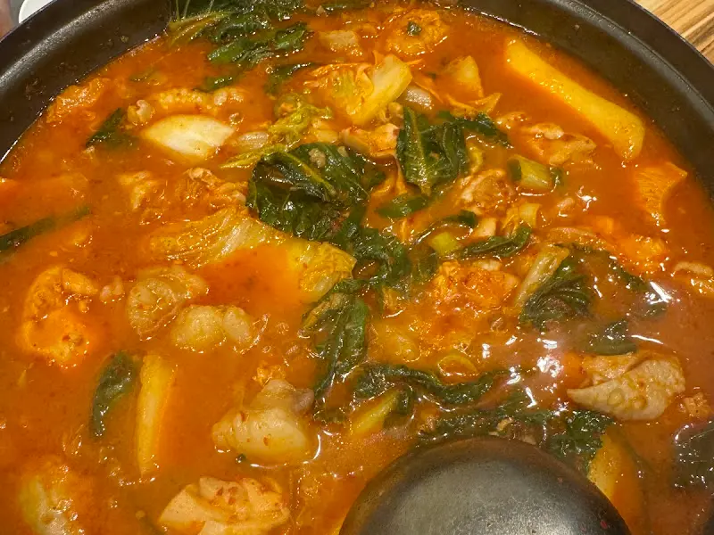 곱도리탕 속 곱창, 닭고기, 채소