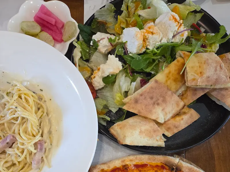 리코타 치즈 샐러드와 까르보나라