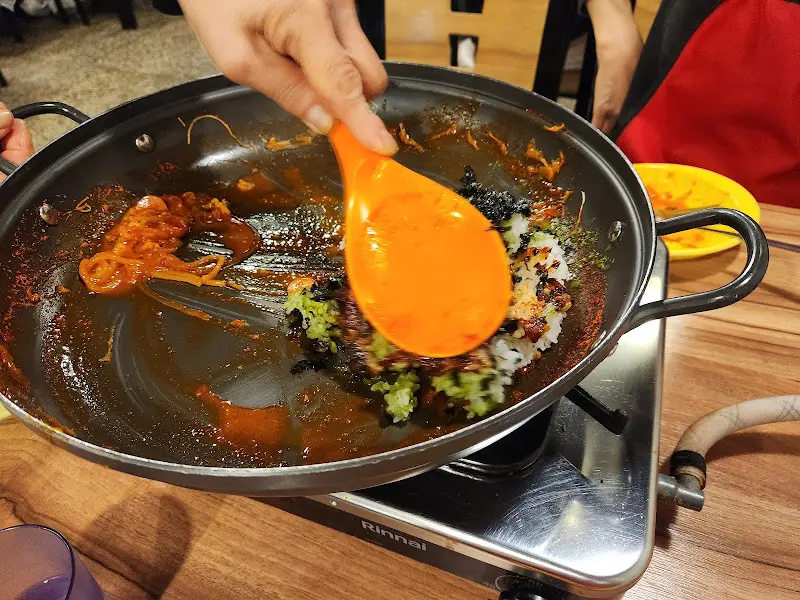 떡볶이 양념에 볶아먹는 환상적인 볶음밥