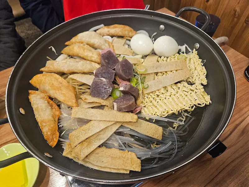 푸짐한 한 상, 취향따라 즐기는 떡볶이