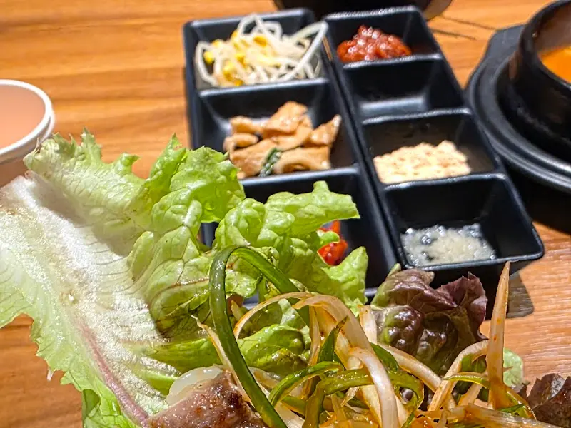 김치찌개와 밑반찬