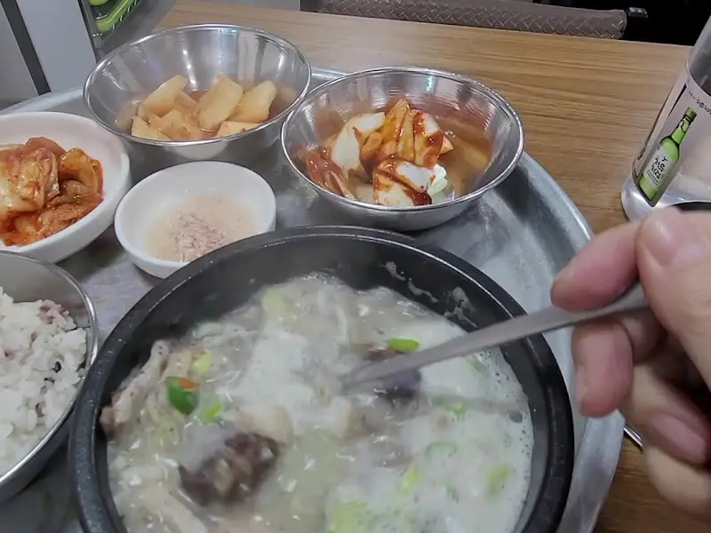 장성식당 순대국 한 상 차림