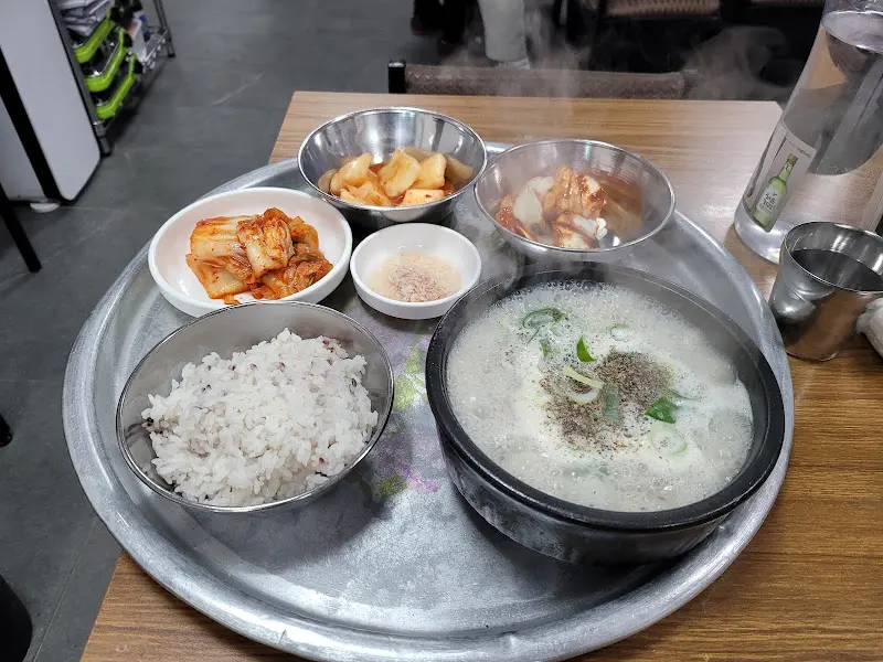장성식당 순대국 한 상 차림