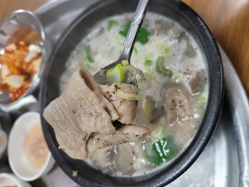 순대국 속 머릿고기