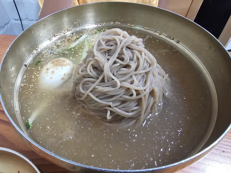 시원한 동치미 막국수