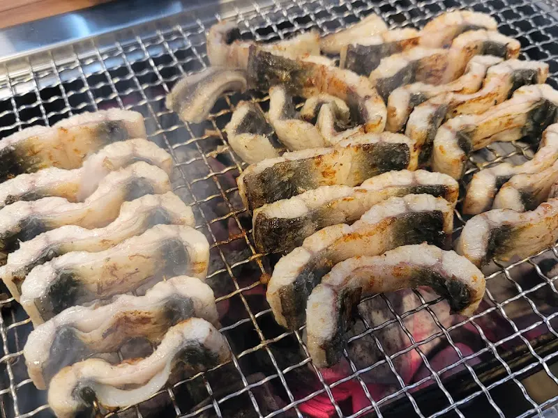 초벌되어 나온 장어