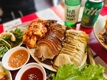 군산 힙스터들의 성지, 옴그족발에서 맛보는 인생 족보! 수송동 맛집 클라스 Yo!