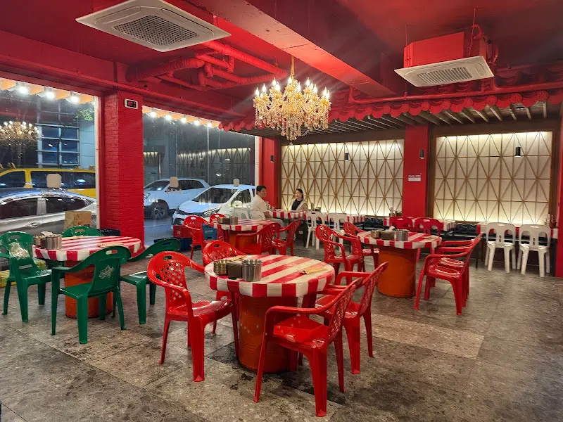 족발과 함께 제공되는 다양한 소스