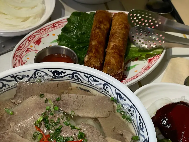 쌀국수와 짜조 한 상