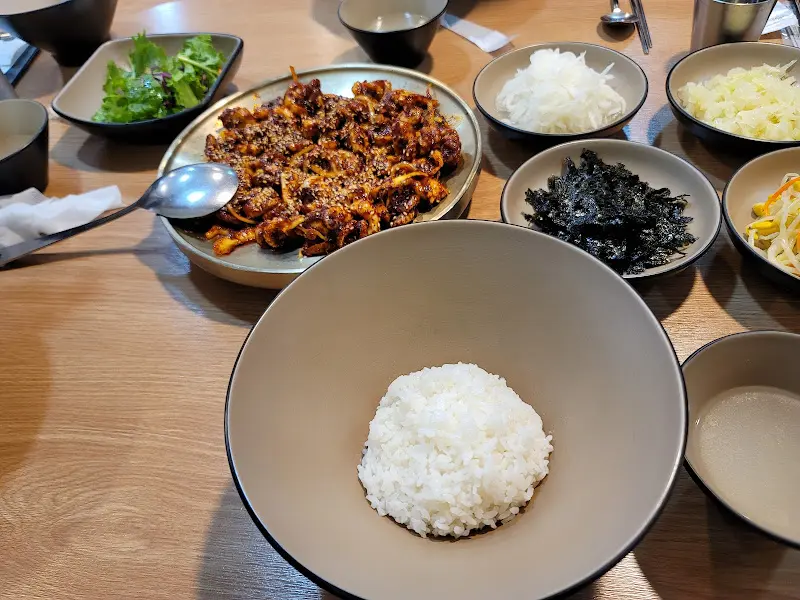 깔끔한 매장 내부