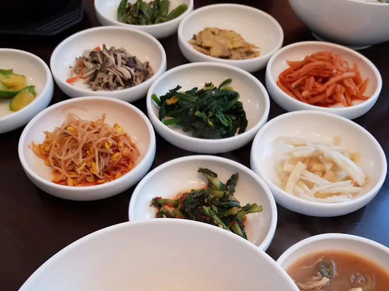 다채로운 밑반찬 클로즈업