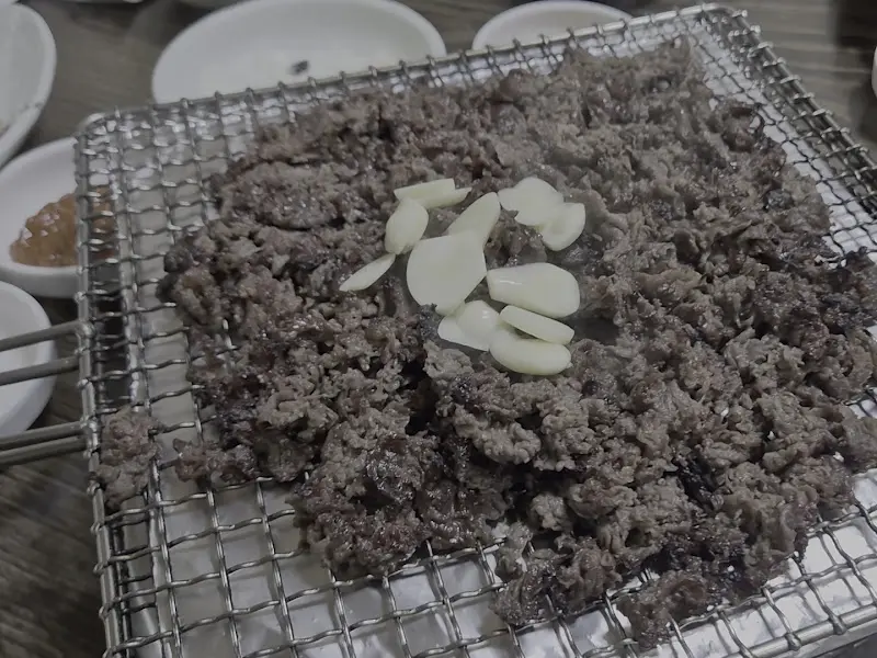 마늘과 함께 구워 먹는 언양불고기