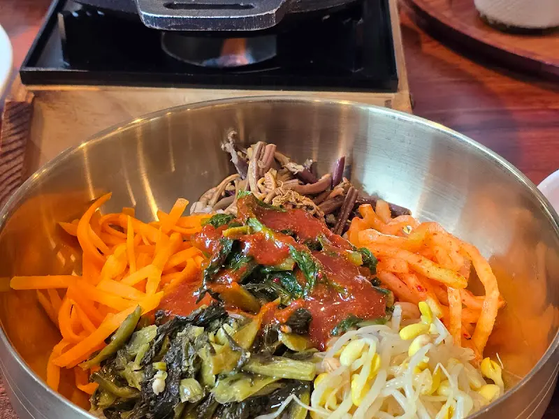 보리밥과 곁들여 먹는 제육볶음