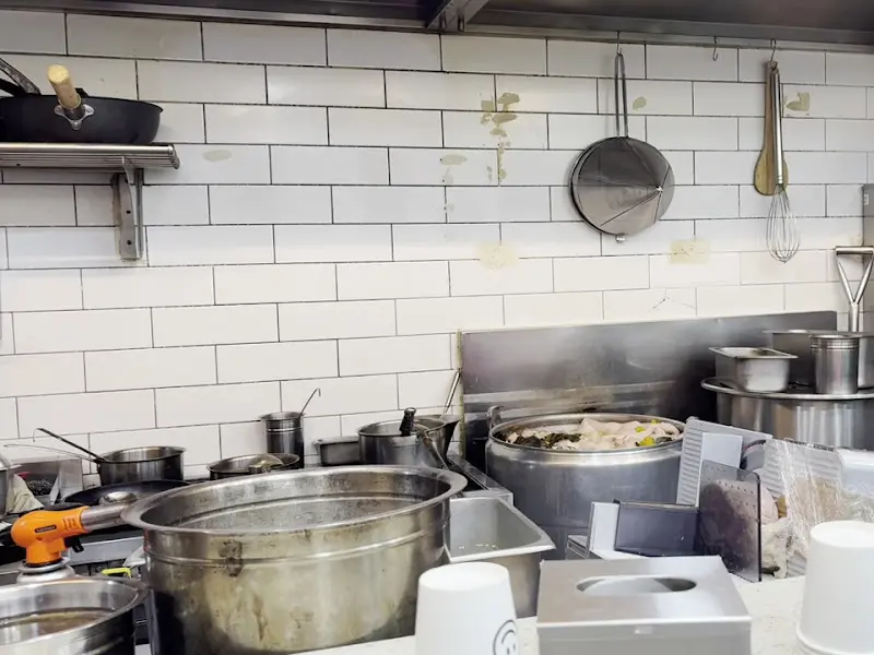 라멘구락부 주방 내부 모습