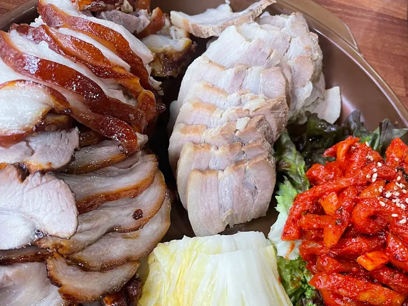 윤기가 흐르는 족발