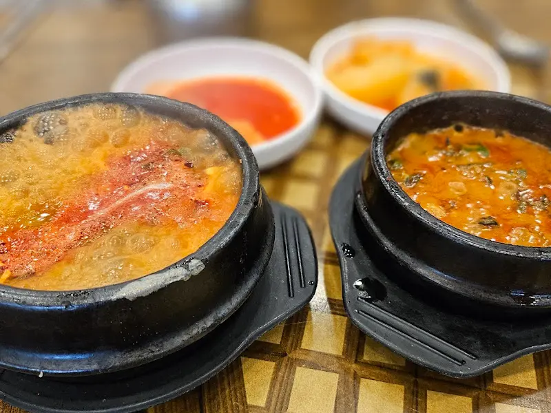 순두부찌개와 우렁쌈장