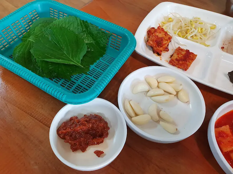 쌈 채소와 양념