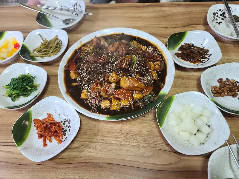 철이네찜닭 메인 메뉴 클로즈업
