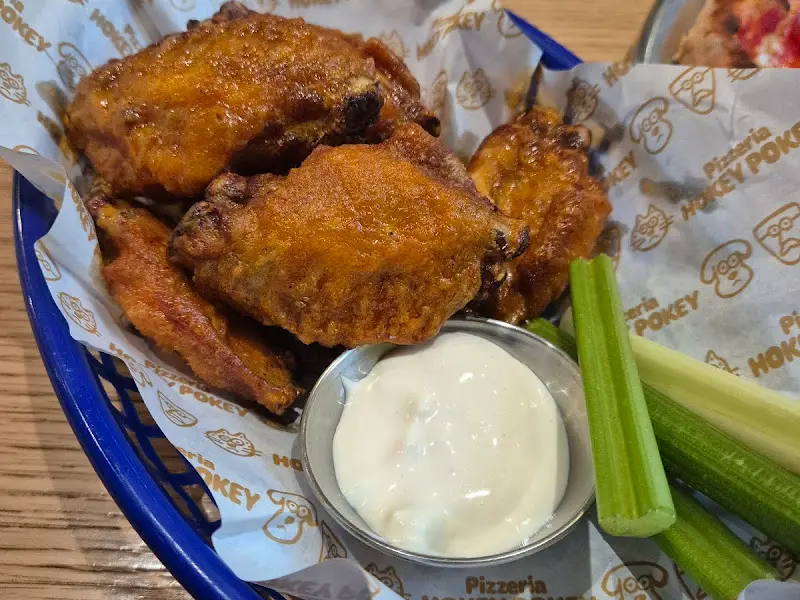 버팔로 윙과 샐러리의 조화