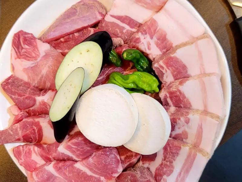 육미식당 삼겹살 한 상 차림