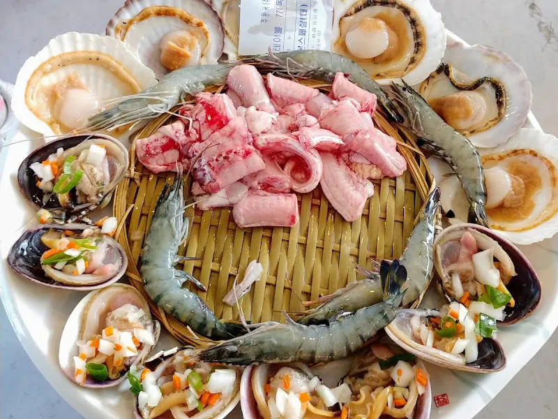 신선한 모듬 구이 한 상차림