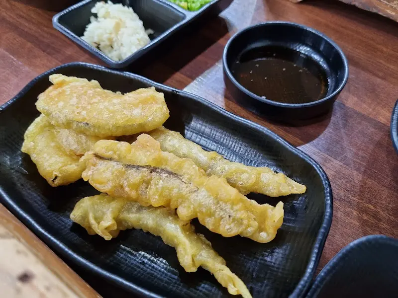 미꾸라지 튀김과 소스