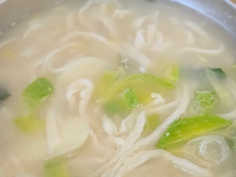 푸짐한 닭칼국수 비주얼