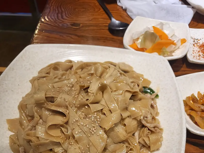 가지런히 놓인 짜사이와 무생채