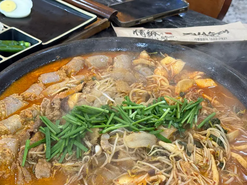 보글보글 끓는 순대전골