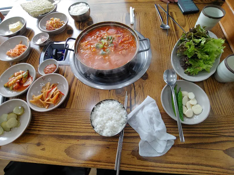 한일식당 전체 상차림 (항공샷)