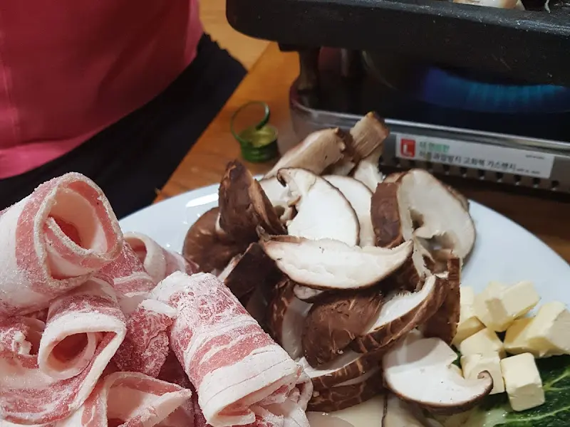 키조개 삼합 재료