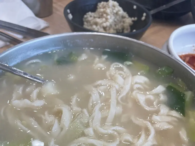 칼국수와 보리밥