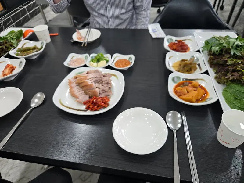 장원쌈밥 테이블 세팅