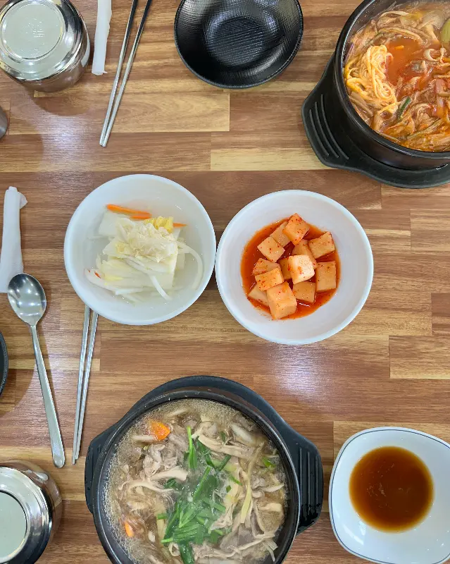 깔끔한 테이블 세팅