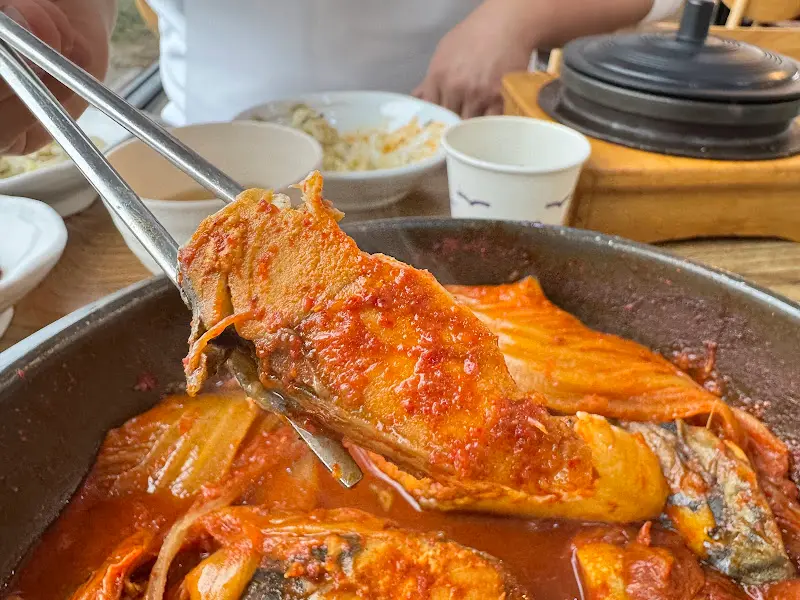 고등어 조림 한 점