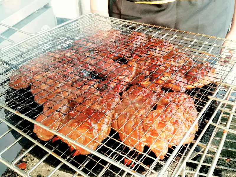 참숯에 구워지는 닭갈비