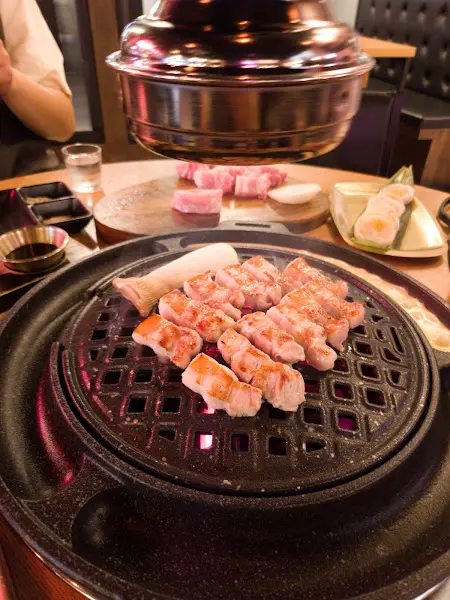 차돌박이 굽는 모습