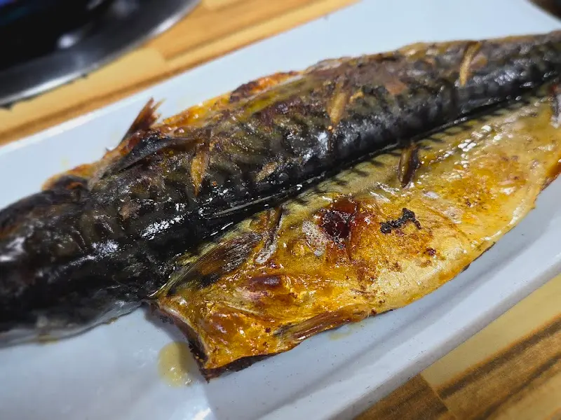 노릇하게 구워진 가자미구이