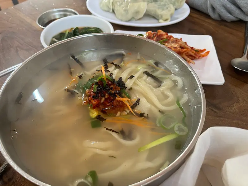 만두칼국수
