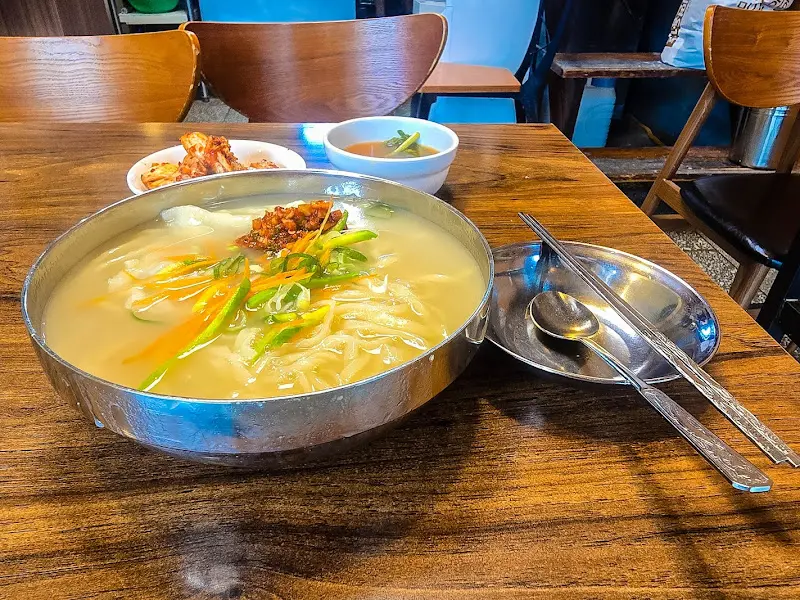 만두칼국수