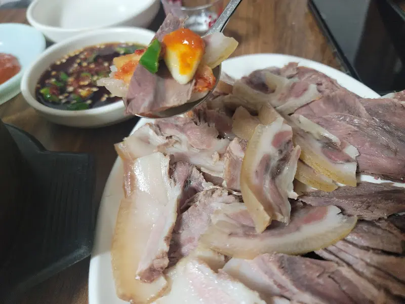 수육 디테일 샷