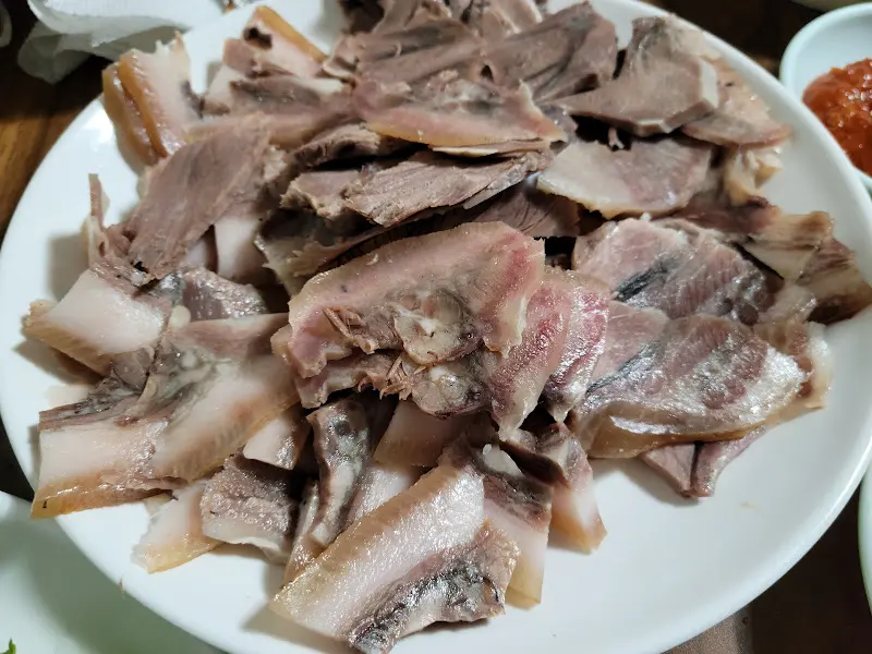 푸짐한 수육 한 상