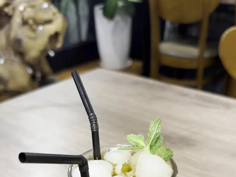 시원한 얼음 우롱차