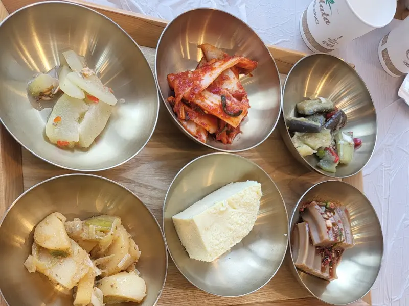 어부림에서 맛본 정갈한 한 상