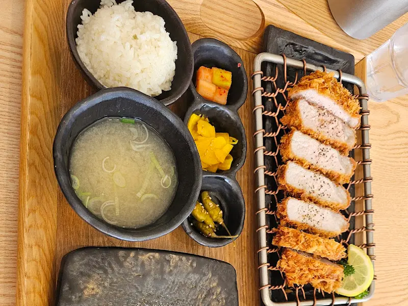 히레카츠 한상차림