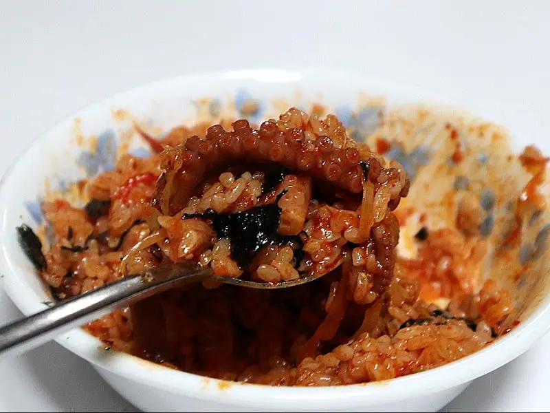 낙지볶음과 밥의 조화